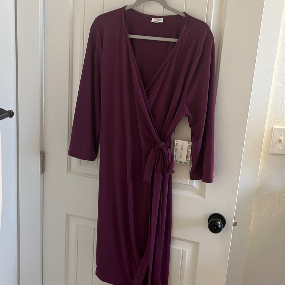 LuLaroe wrap dress size 2 X.